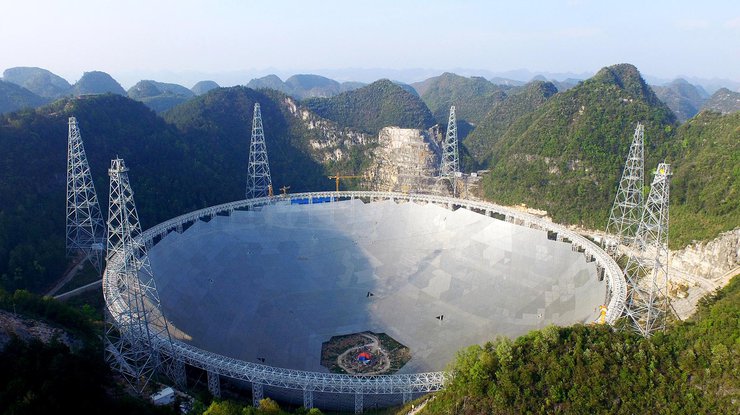 В Китае начал работу самый большой в мире телескоп