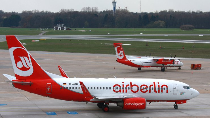 Одна из крупнейших авиакомпаний Германии увольняет сотрудников и сокращает авиапарк