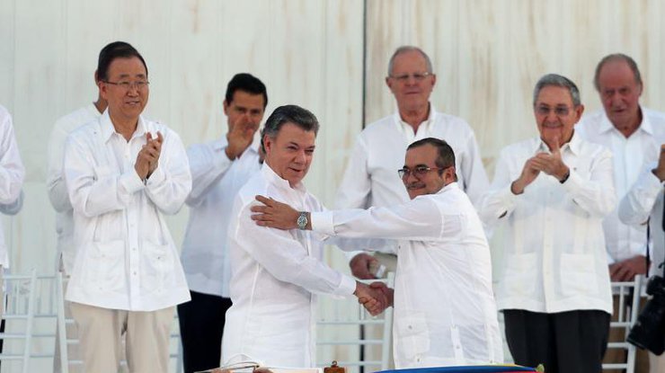 В Колумбии подписано соглашение о перемирии