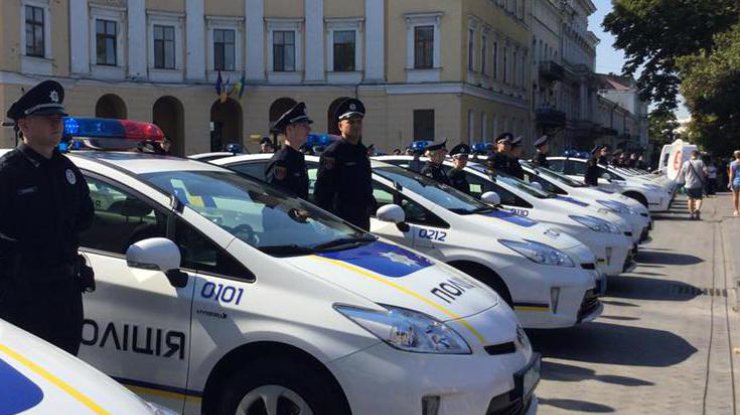 В Одессе полиция будет проводить обыски авто из-за взрывчатки 