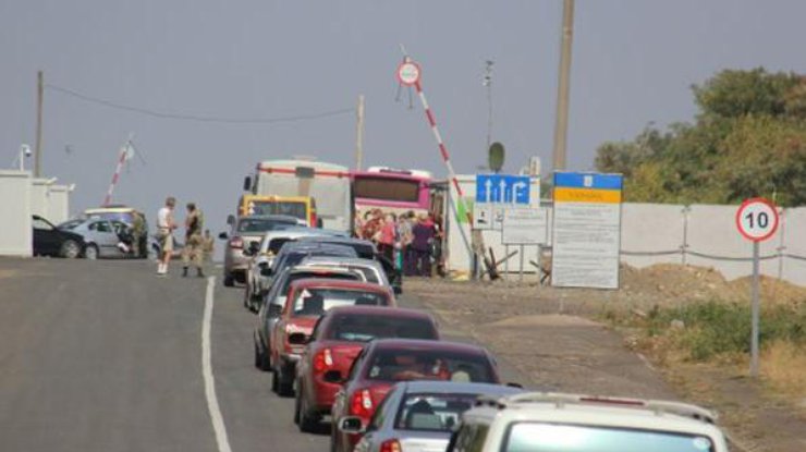 На границе с Польшей застряли около тысячи авто 