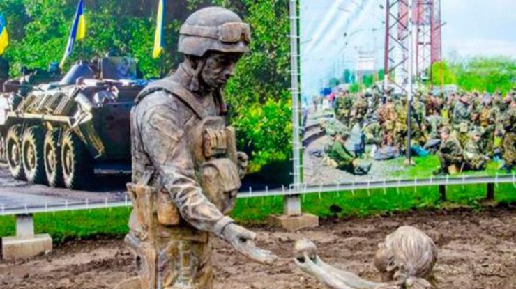 В Днепре вандалы повредили памятник украинским воинам