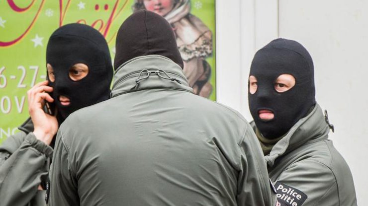 В Австрии 2-х мужчин обвинили в причастности к прошлогодним терактам в Париже