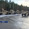 В Польшу привезли велику партію американської військової техніки 