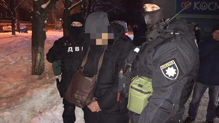 В Киеве полицейский попался на крупной взятке