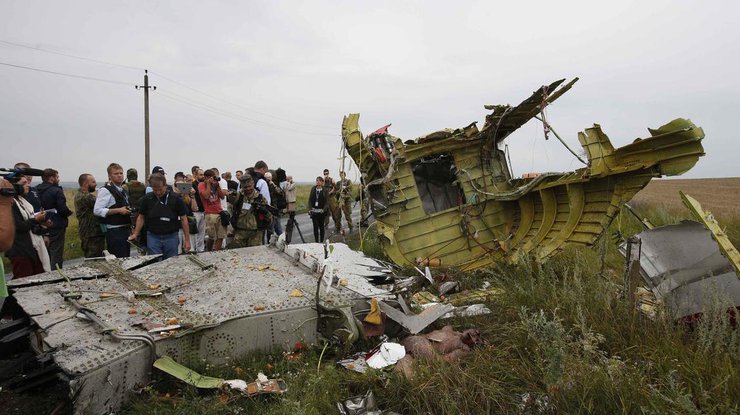 Катастрофа МН17: родственники погибших требуют продолжить поиск тел на Донбассе