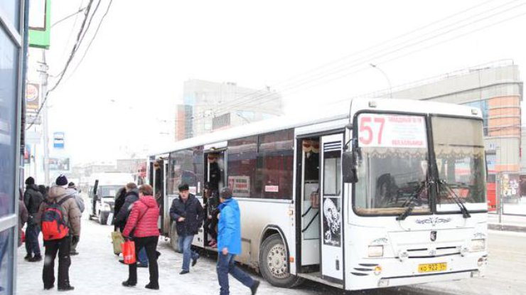 В Украине ввели единый электронный билет в транспорте (фото: omsk.aif.ru)