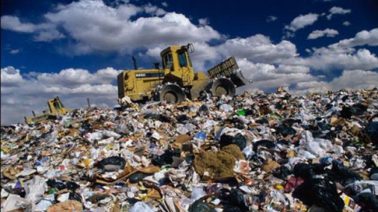 Власти Львова придумали, куда девать мусор (фото: aif.ua)