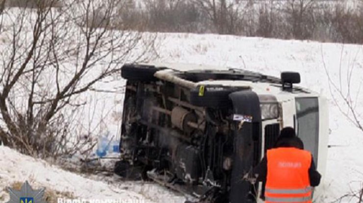 Под Ривне в ужасной аварии пострадали 7 человек (фото: rv.npu.gov.ua)