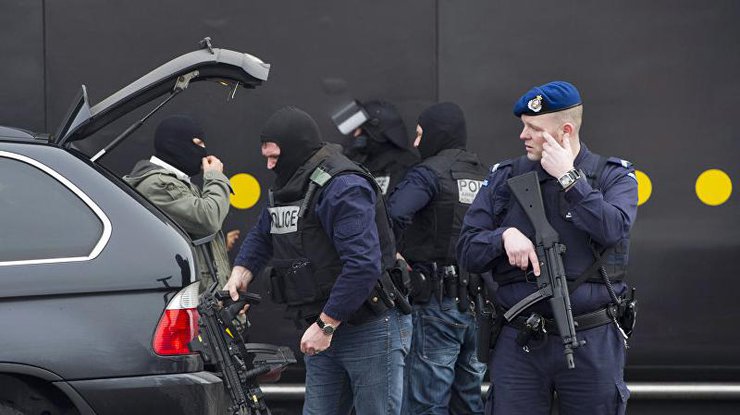 В Нидерландах арестованы злоумышленники, угнавшие грузовик с бриллиантами 