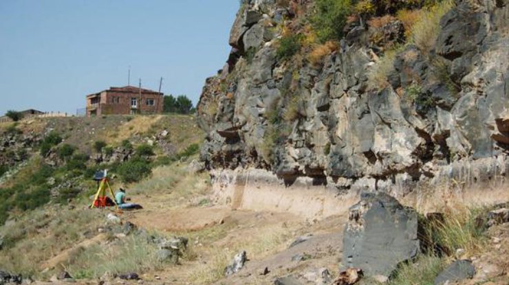 Место раскопок в Армении. Фото hayodz.blogspot.com