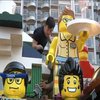 В Китаї зібрали величезного півня з конструктора Лего