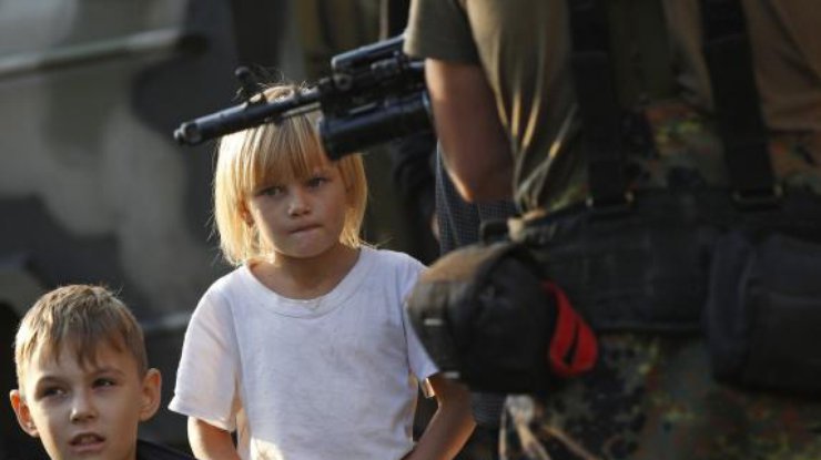 В Украине каждый восьмой ребенок пострадал из-за войны на Донбассе