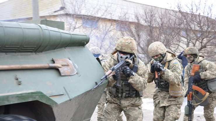 В Украины военные проводят масштабные учения 