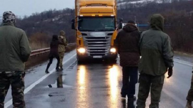 В Оппоблоке требуют прекратить блокаду в Луганской области (фото: rusnext.ru)
