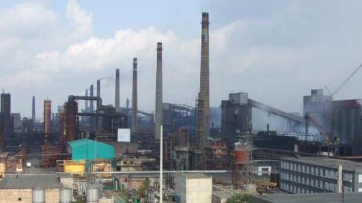 На Авдеевском коксохимическом заводе рабочий упал с 11-метровой башни