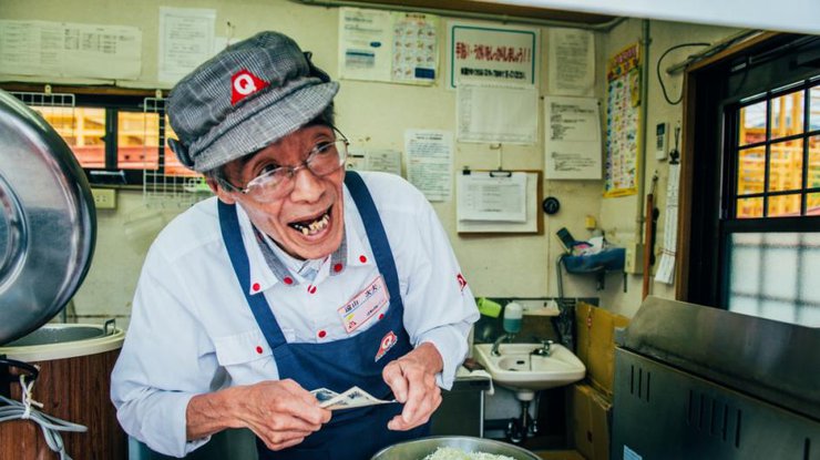 В Японии предложили считать пожилыми людей старше 75 лет 