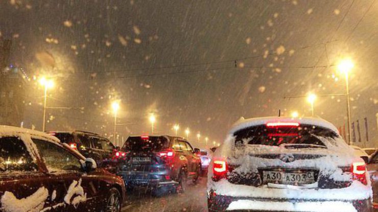 Снегопад под Одессой: в пробках застряли более 100 авто (фото: vsevkurse.com)