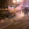 Опасное ДТП в Киеве: водитель выпрыгнул из пылающего автомобиля 