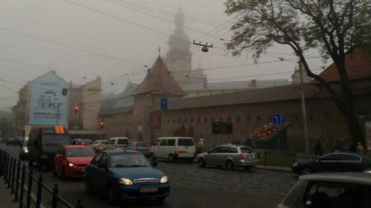 Туман в центре Львова / Фото: из Instagram