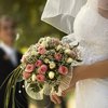 Невеста у алтаря ошеломила своего жениха неожиданным признанием (видео)