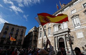 Каталония приняла решение Мадрида о роспуске парламента