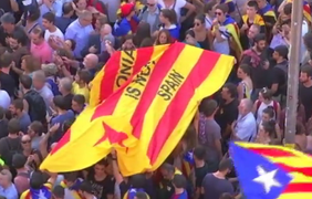 Референдум в Каталонии: Мадрид угрожает отменой автономии и судами