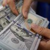 Доллар и евро в Украине стали дешевле
