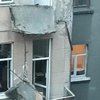 В жилом доме Ивано-Франковска обрушились сразу три балкона (фото) 