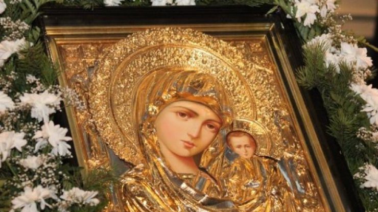 Фото: Казанская икона Божьей Матери 