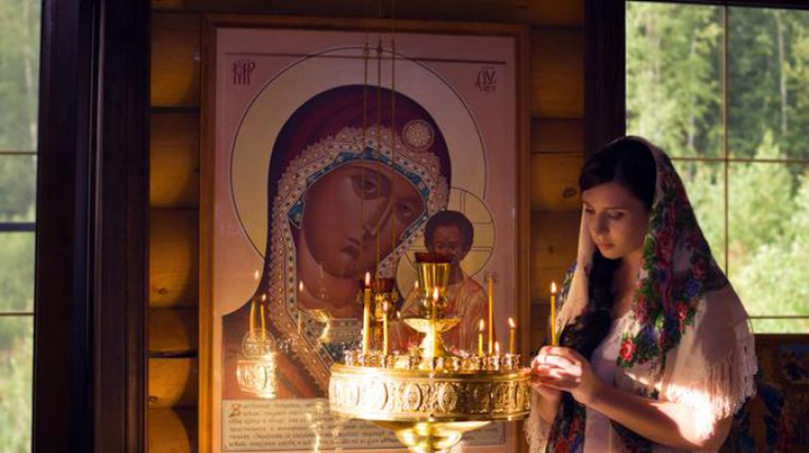 Фото: Казанская икона Божьей Матери