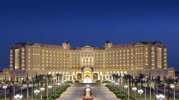 Отель Ritz-Carlton стал временной тюрьмой для принцев и чиновников