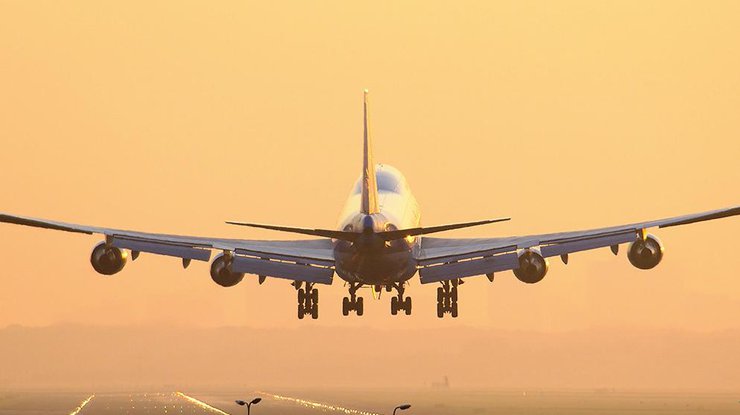 Самолет авиакомпании Qatar Airlines выполнял рейс из Дохи на Бали
