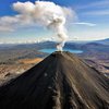 Вулкан на Камчатке выбросил столб пепла на высоту 2,5 км