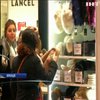 Подарунковий бум: французи спустошують полиці магазинів (відео)