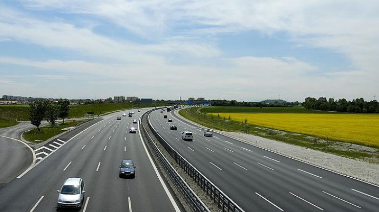 В Украине построят более 2 тысяч километров дорог / Фото: Из открытых источников