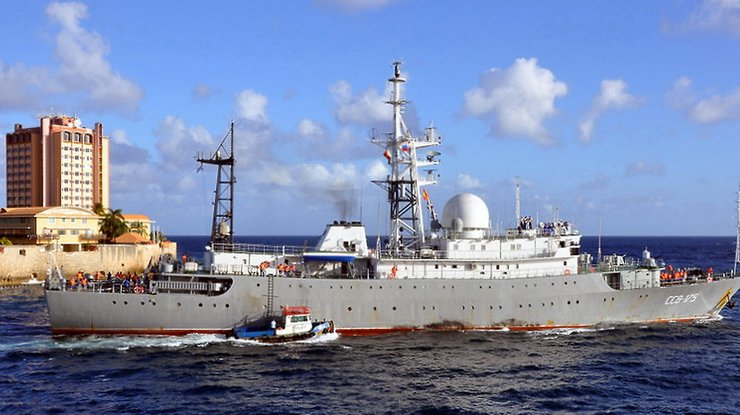Возле базы подлодок США зафиксировали разведывательное судно России 