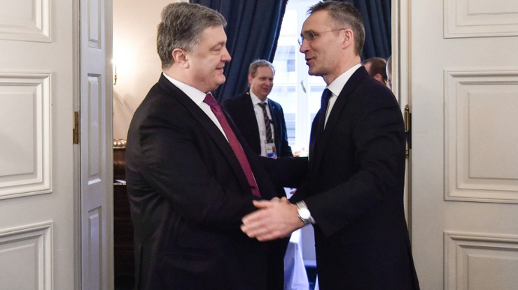 Президент Украины Петр Порошенко и генсек НАТО Йенс Столтенберг