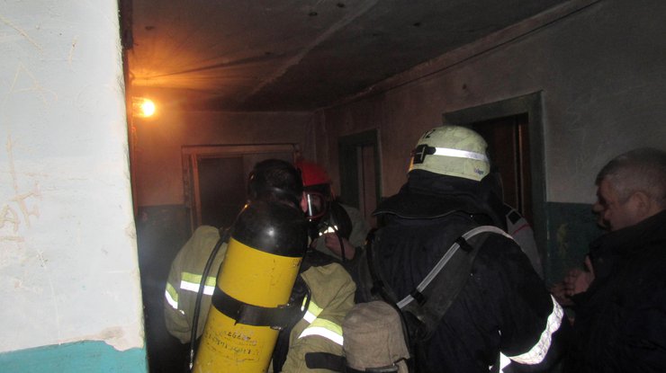 В Северодонецке вспыхнул пожар в жилом доме, погибли 2 человека 