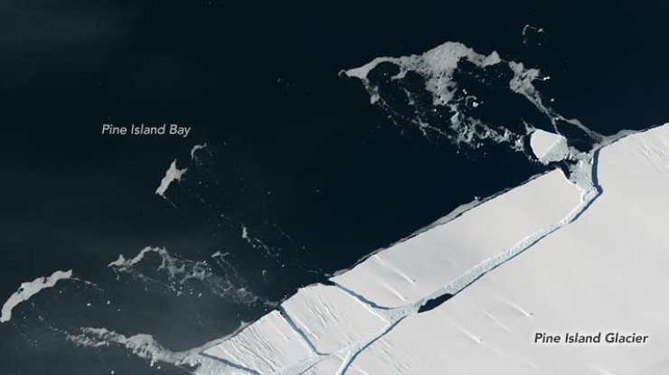 Ледник Пайн-Айленд ответственен примерно за четвертую часть общего объема потери льда
