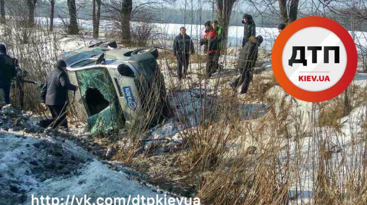 Под Киевом в ужасную аварию попали шесть автомобилей