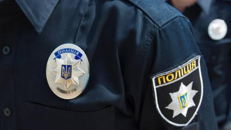 В Днепропетровской области полицейские взяли в плен мужчину с беременной женой