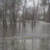В Запорожье парки и скверы ушли под воду (фото) 