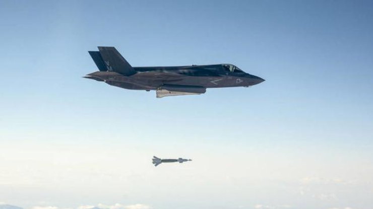 США впервые разместят боевые самолеты пятого поколения в Европе