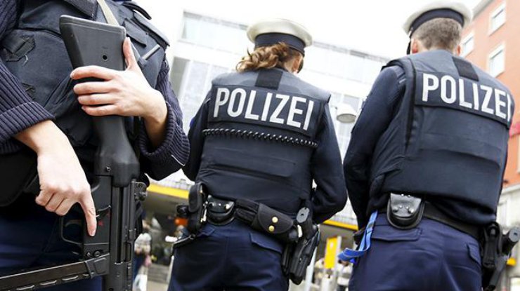 Наезд на толпу в Германии: полиция арестовала водителя