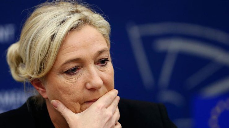 Во Франции выдвинули обвинения еще одному соратнику Ле Пен 
