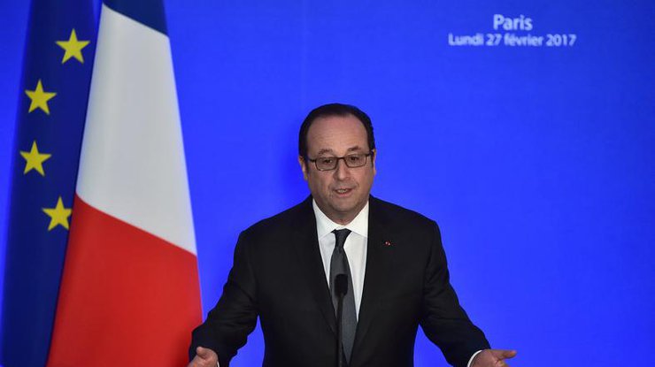 Во Франции во время речи президента устроили перестрелку 