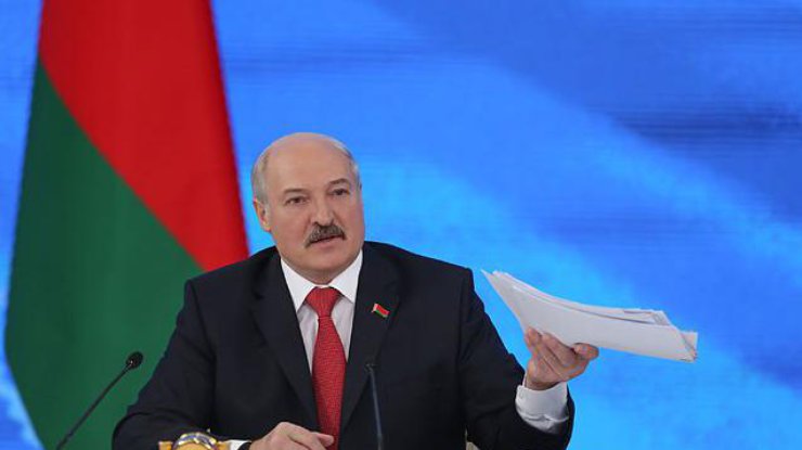 Лукашенко назвал введение пограничной зоны с Россией "бездумным шагом"
