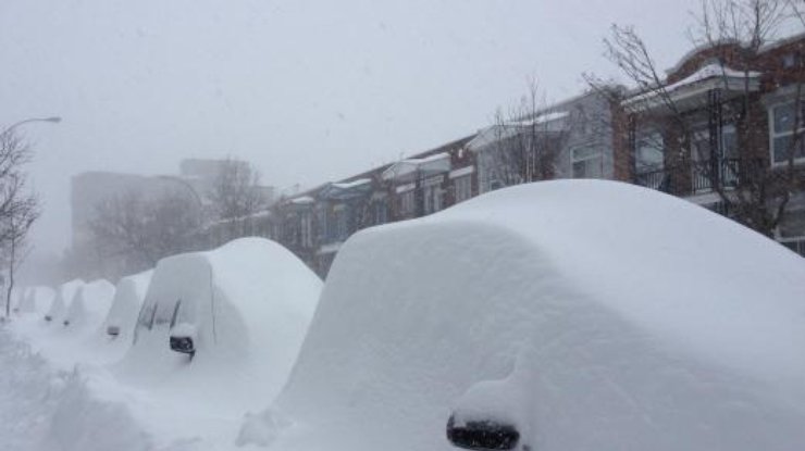 В Канаде из-за снежной бури без электричества остались 18 тысяч человек 