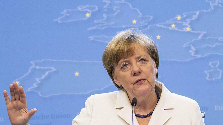 Меркель призвала Россию прекратить насилие на Донбассе